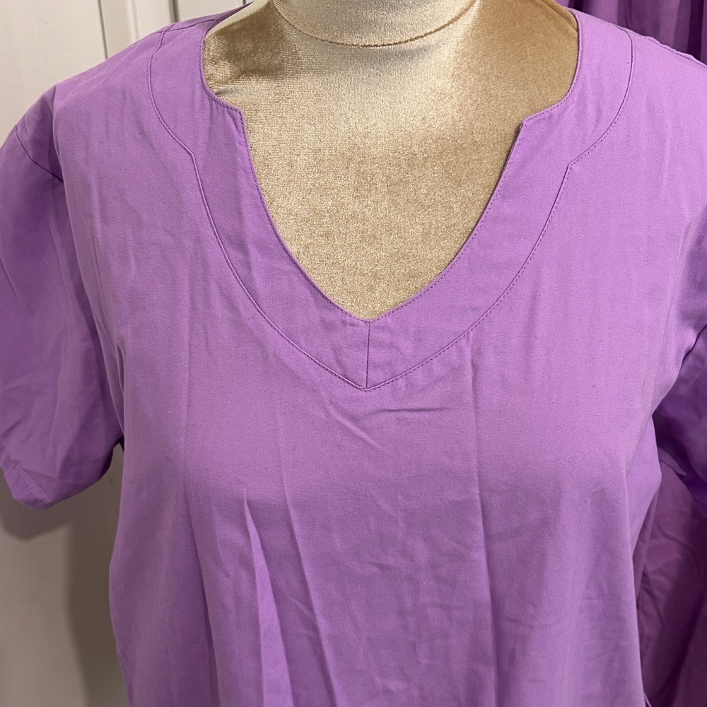 Butter-Soft Lavender Scrub Set |Size 2X - Picture 5 of 11
